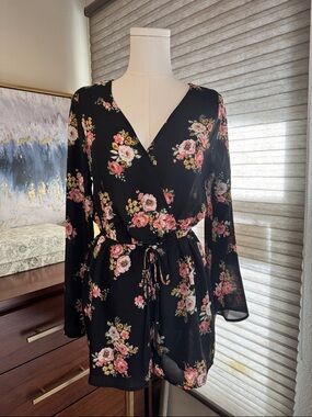 Haute Monde Black Floral Romper with Pink and White Blooms. Size M